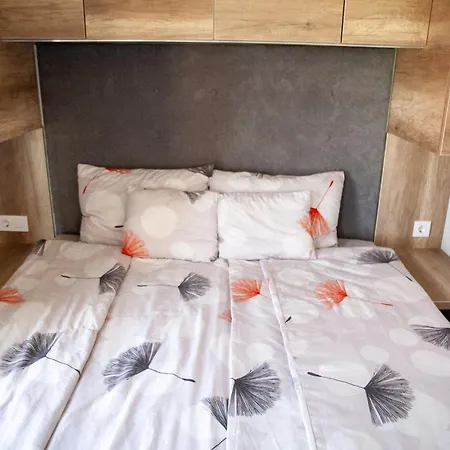 Oppen-house Appartement Tiszafüred